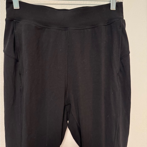 Lululemon Rejuvenate Crop *18” in Black. Size 6. - Picture 7 of 17